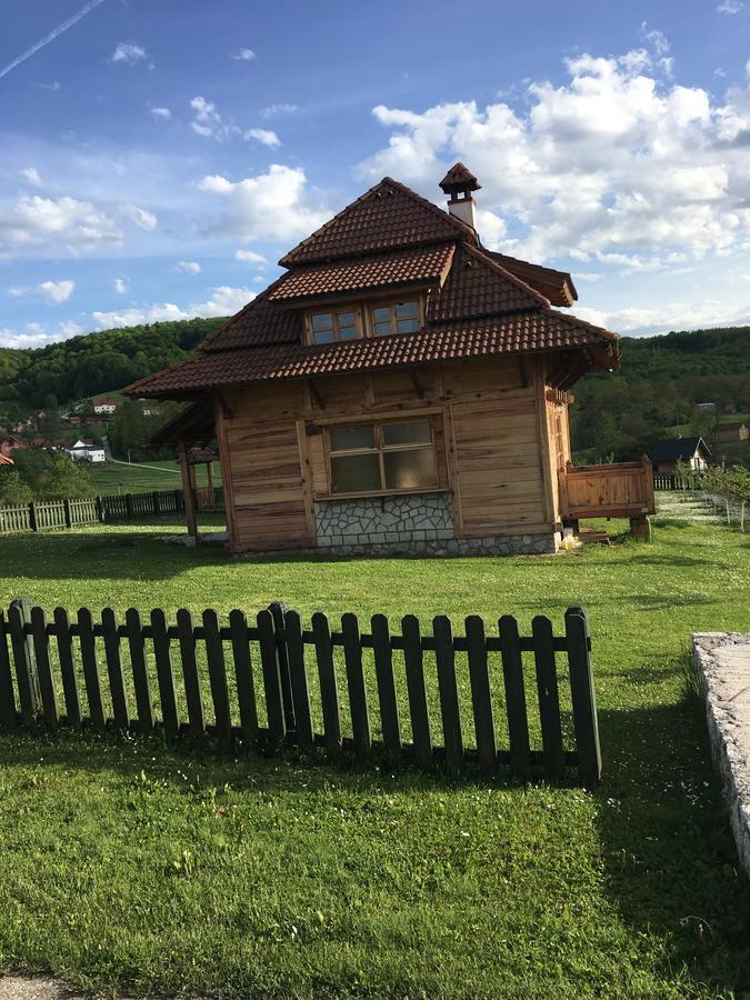 Vila Nacionalna Kuca Bajo Mackat Exteriér fotografie