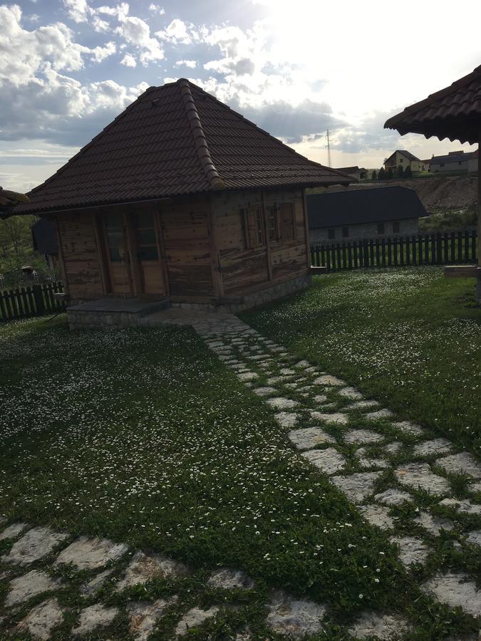 Vila Nacionalna Kuca Bajo Mackat Exteriér fotografie