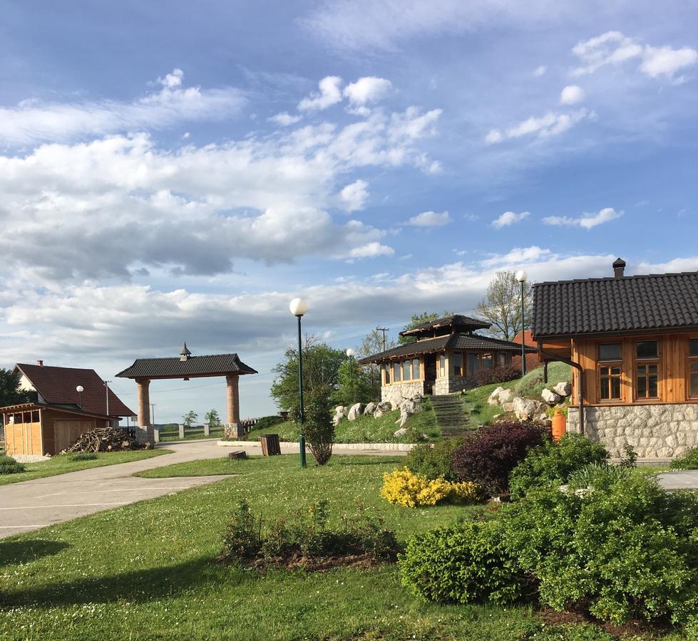 Vila Nacionalna Kuca Bajo Mackat Exteriér fotografie