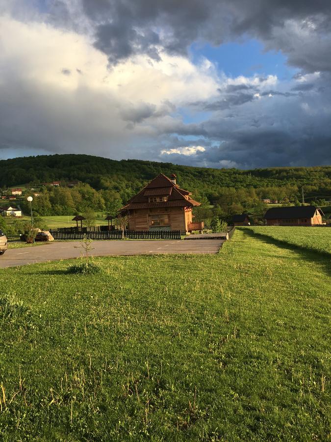Vila Nacionalna Kuca Bajo Mackat Exteriér fotografie